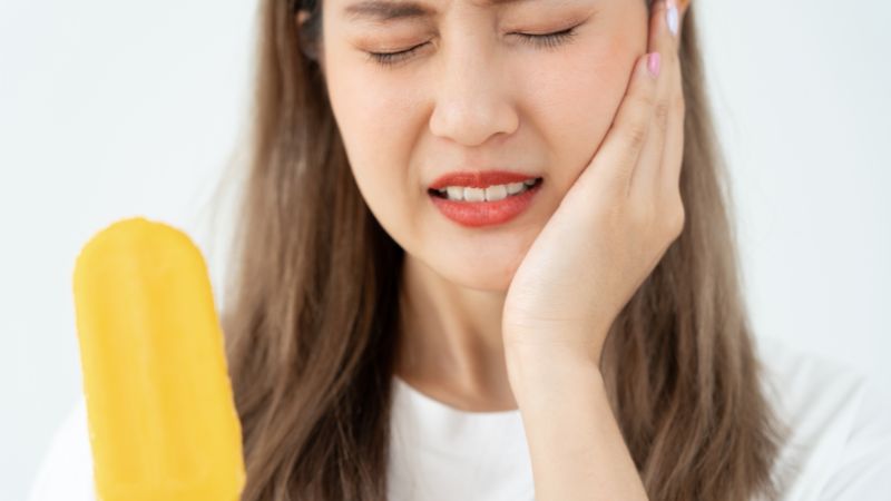 Bọc răng sứ bị ê buốt – Nguyên nhân, giải pháp và lưu ý